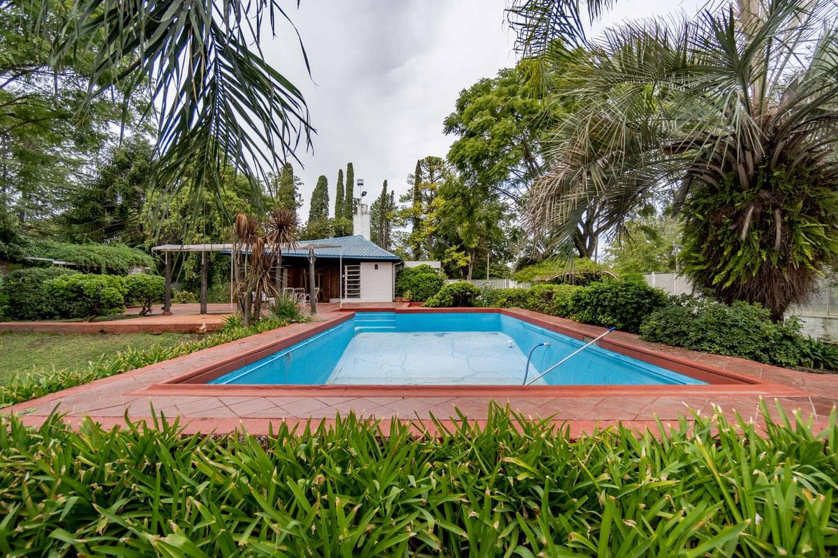 FOR SALE - House - Outdoor Kitchen, Barbecue Area, Pool, and Tennis Court - Funes, Santa Fe.