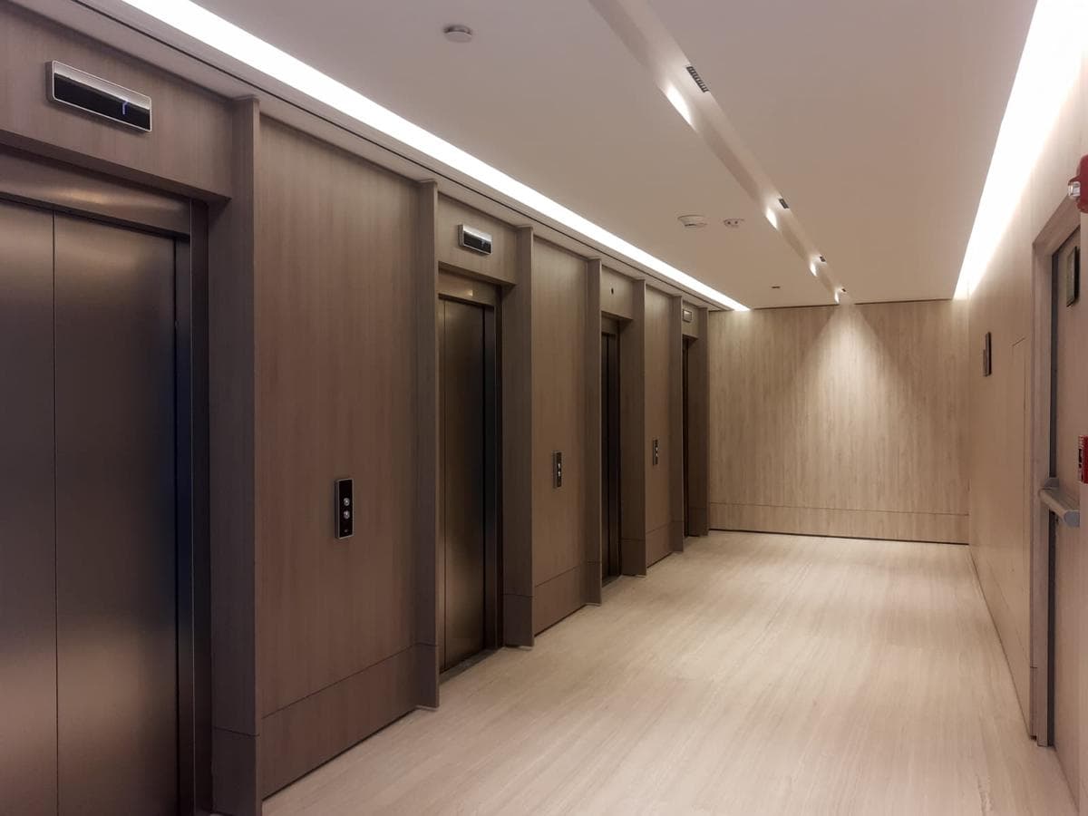 Modern Offices in TORRE UNO-Vía Montejo, For Sale, 164 m², Technology