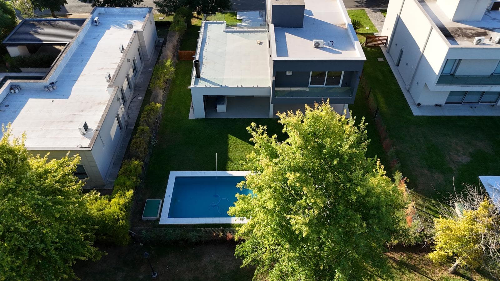 Casa 4 ambientes a estrenar! con piscina en VENTA