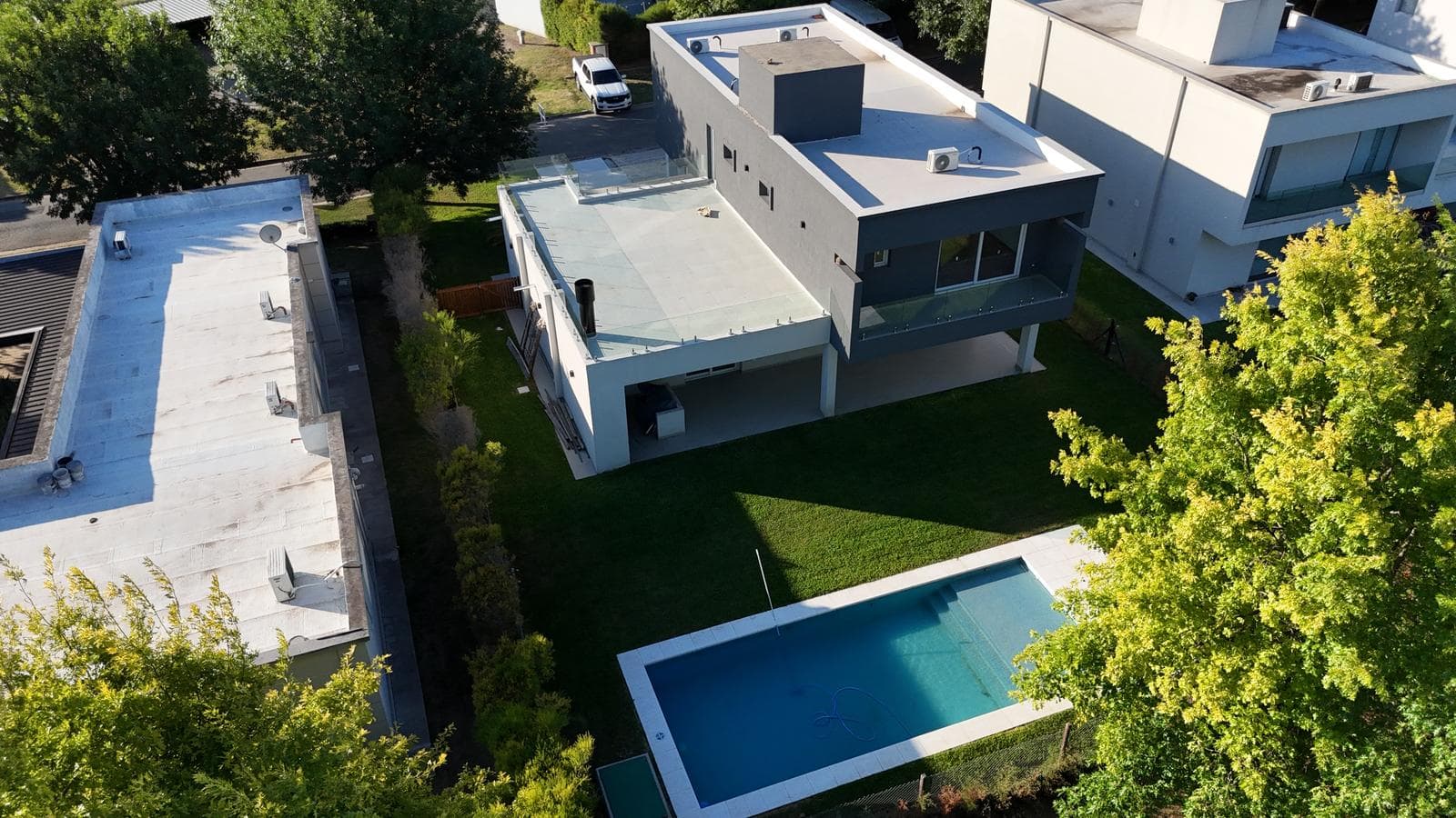 Casa 4 ambientes a estrenar! con piscina en VENTA