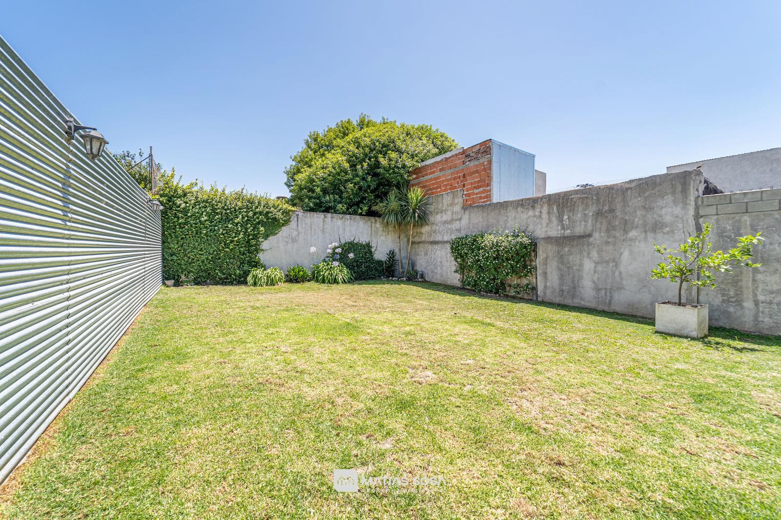 House in Las Colinas, P. Ramos - For Sale - Modern - Park