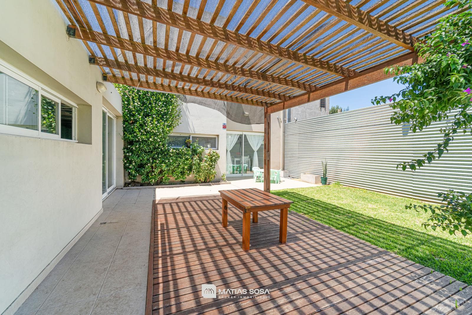 House in Las Colinas, P. Ramos - For Sale - Modern - Park