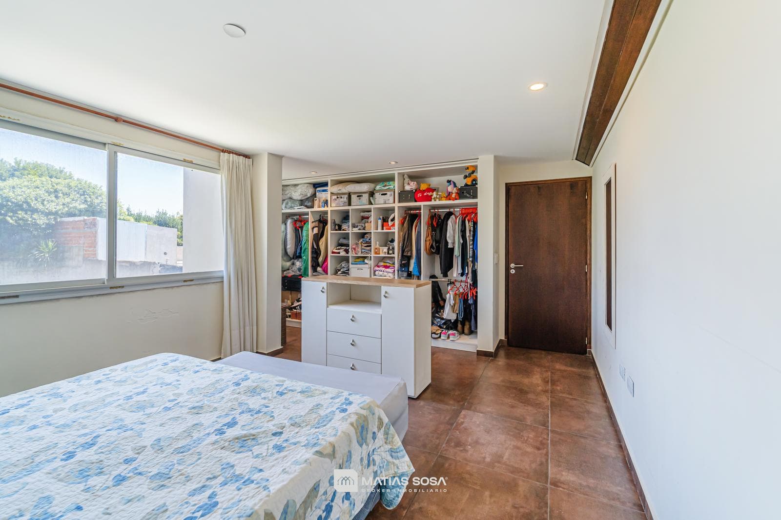 House in Las Colinas, P. Ramos - For Sale - Modern - Park