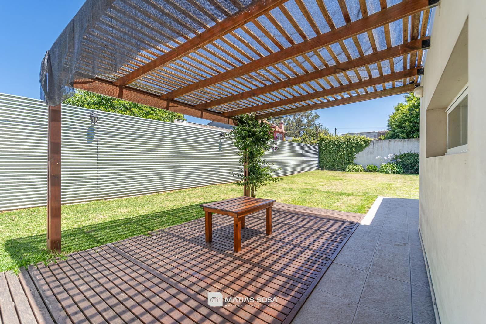 House in Las Colinas, P. Ramos - For Sale - Modern - Park