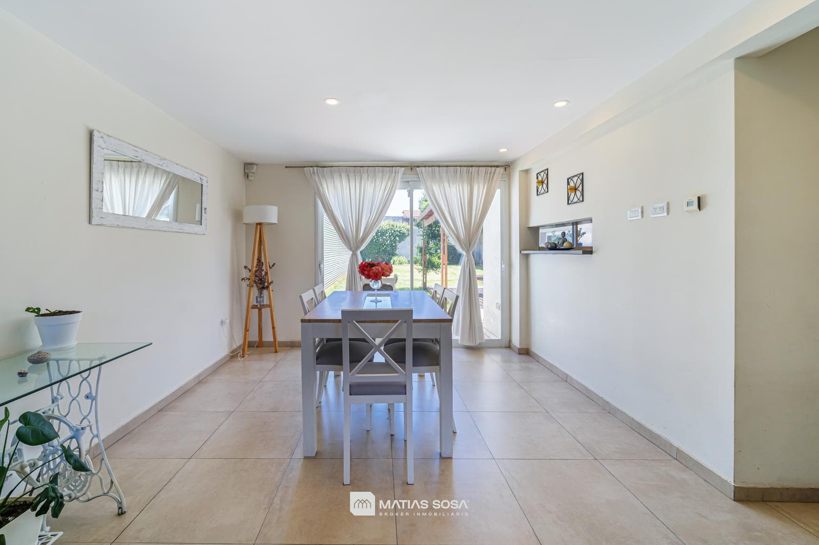 House in Las Colinas, P. Ramos - For Sale - Modern - Park