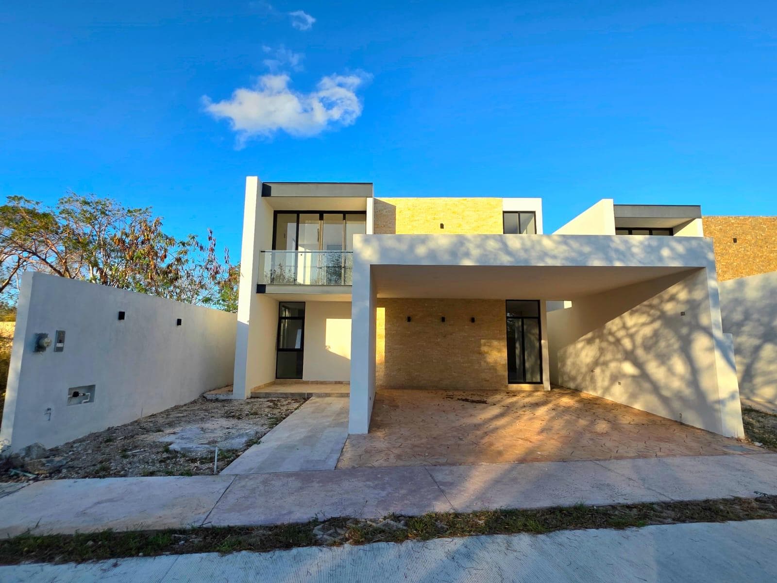 House for Sale in the Varena Cholul Residential Community