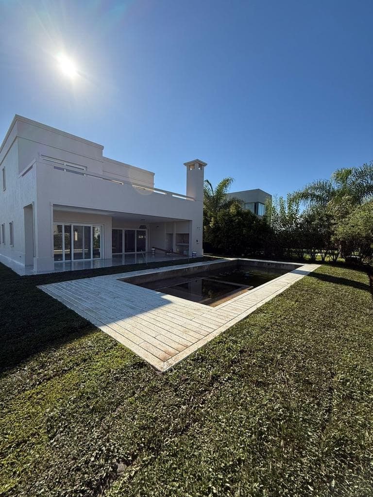 Contemporary Home in Puertos del Lago | Araucarias Neighborhood, 4 Bedrooms (3 en suite), Stylish and Spacious