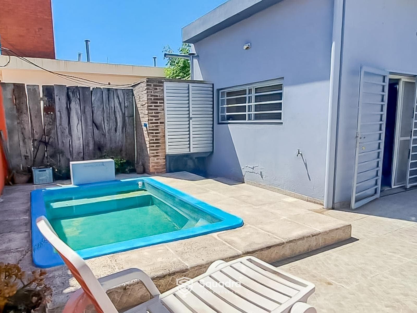FOR SALE - Three-bedroom house with a patio, pool, and garage - San Lorenzo.