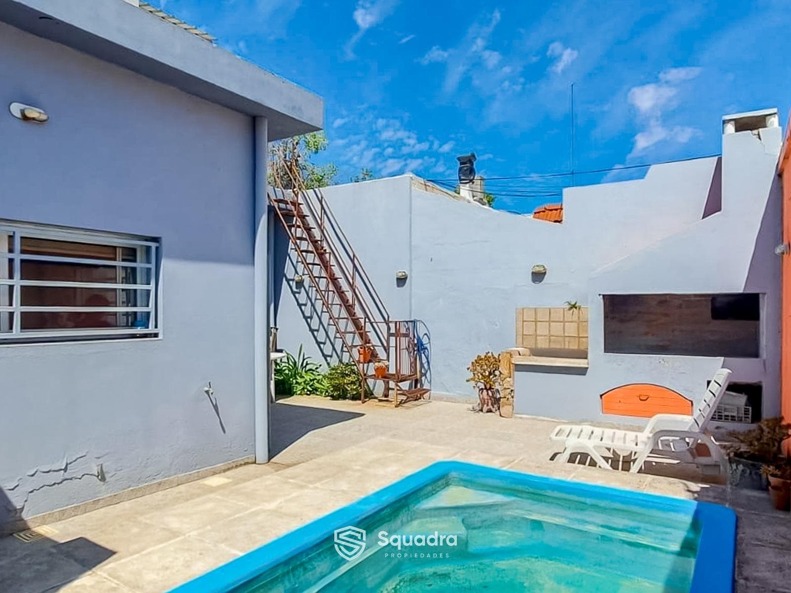 FOR SALE - Three-bedroom house with a patio, pool, and garage - San Lorenzo.