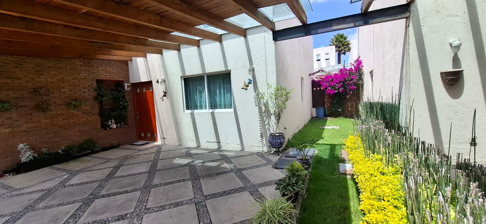 HOUSE FOR SALE IN METEPEC, VIANDAS RESIDENTIAL COMPLEX
