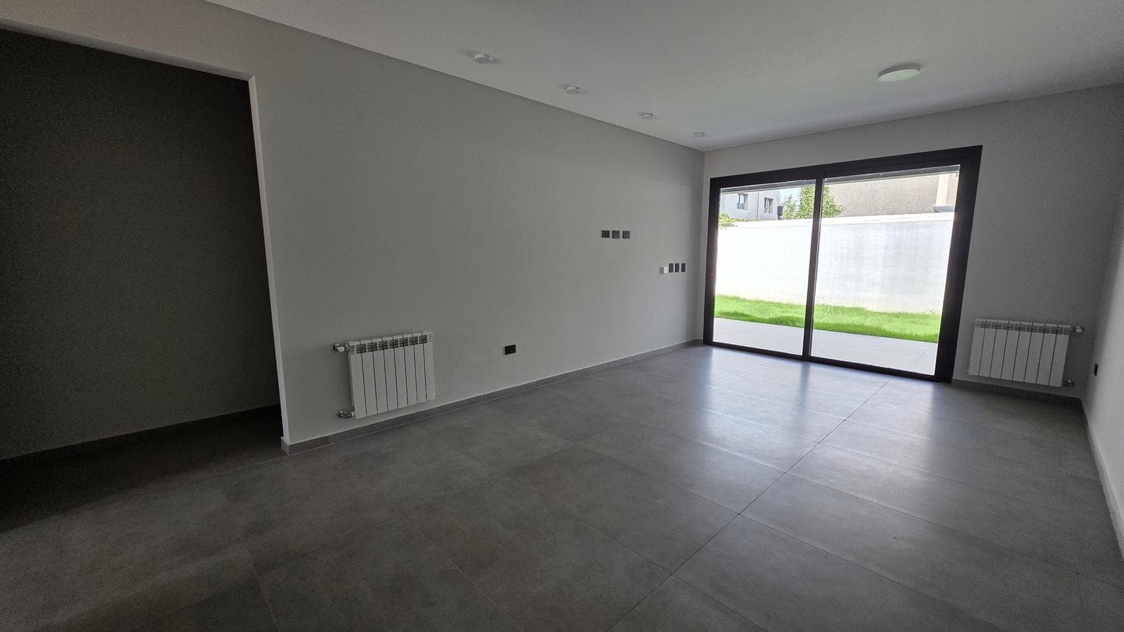 High-End Single-Story Home - Village | 2 En-Suite Bedrooms, Barbecue Area, and Garage - 112 m²