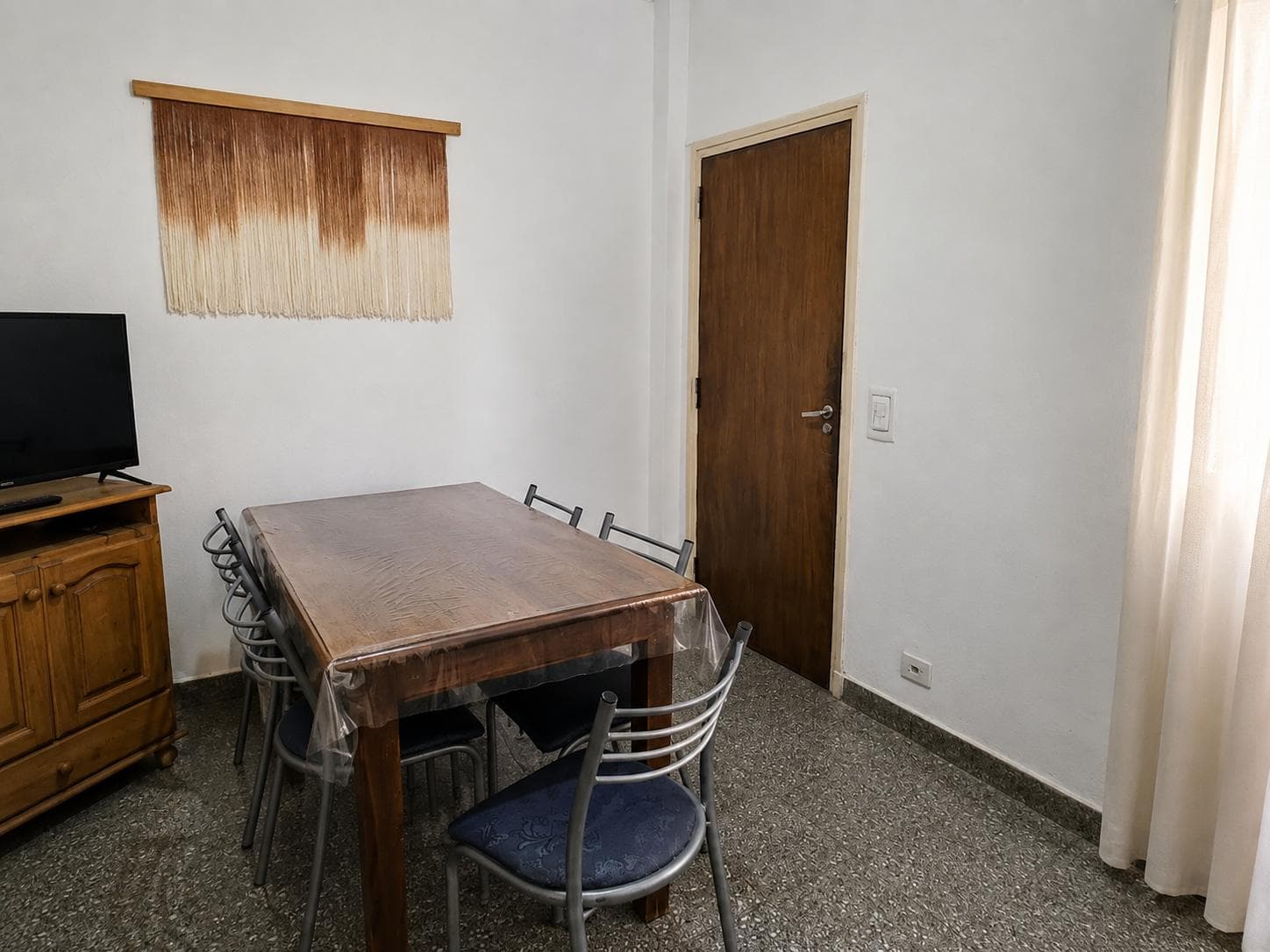 3-BEDROOM APARTMENT WITH A BALCONY, JUST STEPS FROM DOWNTOWN AND ELIGIBLE FOR A MORTGAGE, B ALBERDI