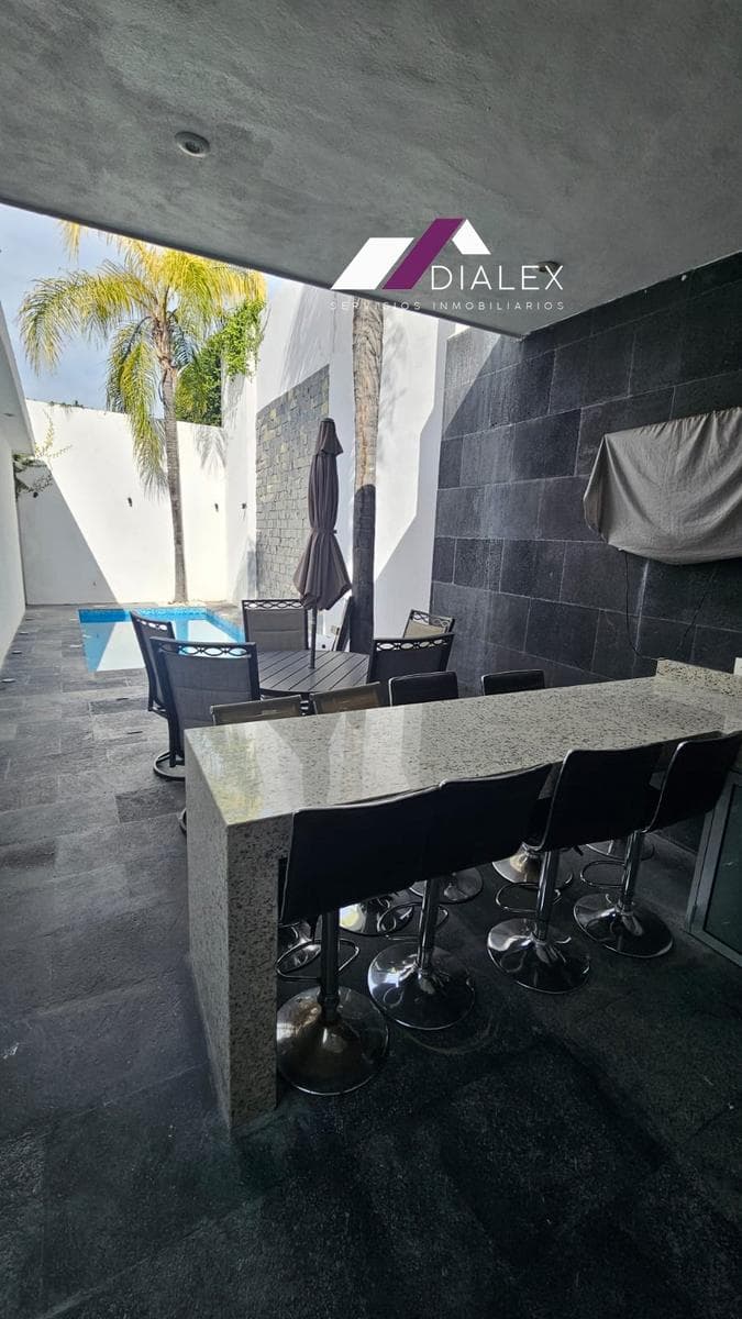 FOR SALE or RENT: House in BOSQUES DEL VALLE in San Pedro - Furnished and Fully Equipped (Pool and Bar) 695 M2
