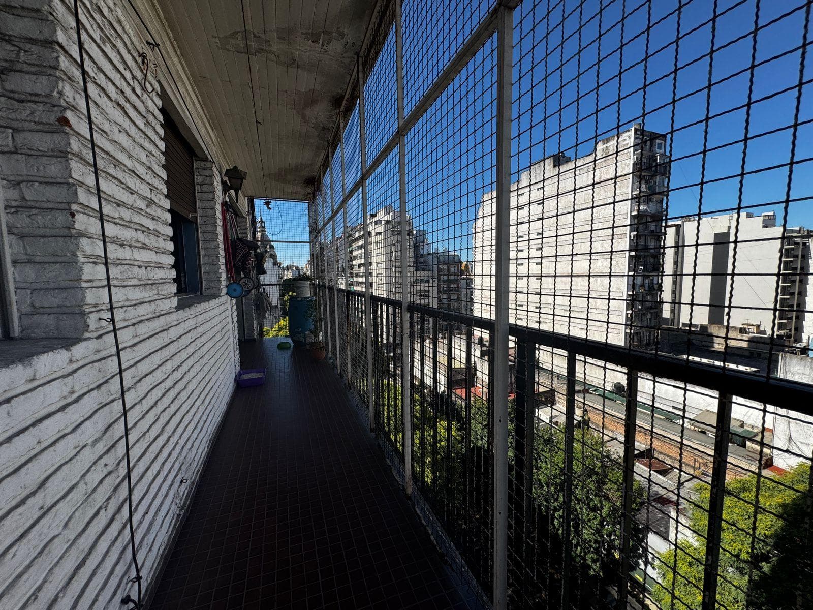 4-Room Apartment for Sale with Balcony in Monserrat