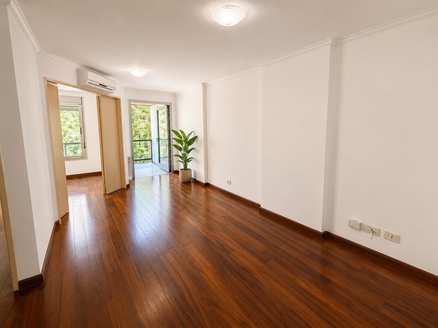 Apartment in Nueva Córdoba: 2 bedrooms, 2 bathrooms, storage room, title deed, and spacious balcony