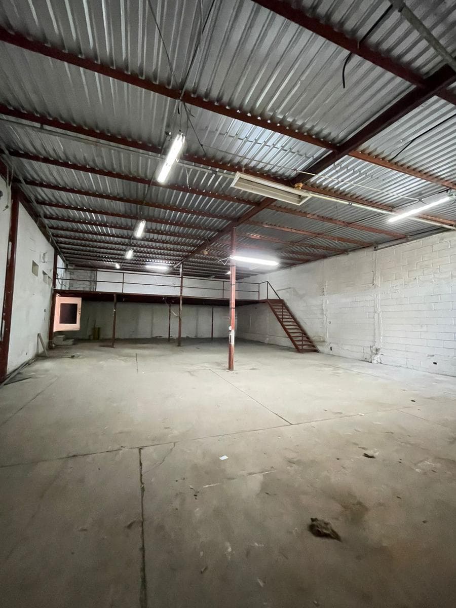 Warehouse with on-site office for rent