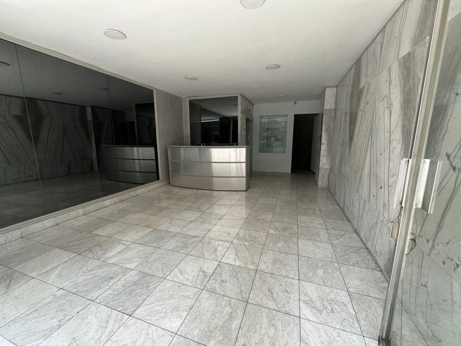 Office/clinic for rent on Aguascalientes Street, Hipódromo, Mexico City, IN A PENTHOUSE