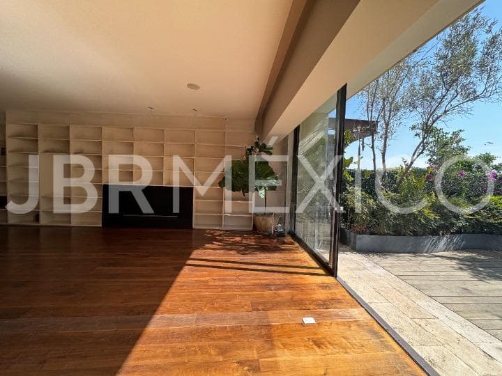Garden apartment for sale in Bosques de las Lomas