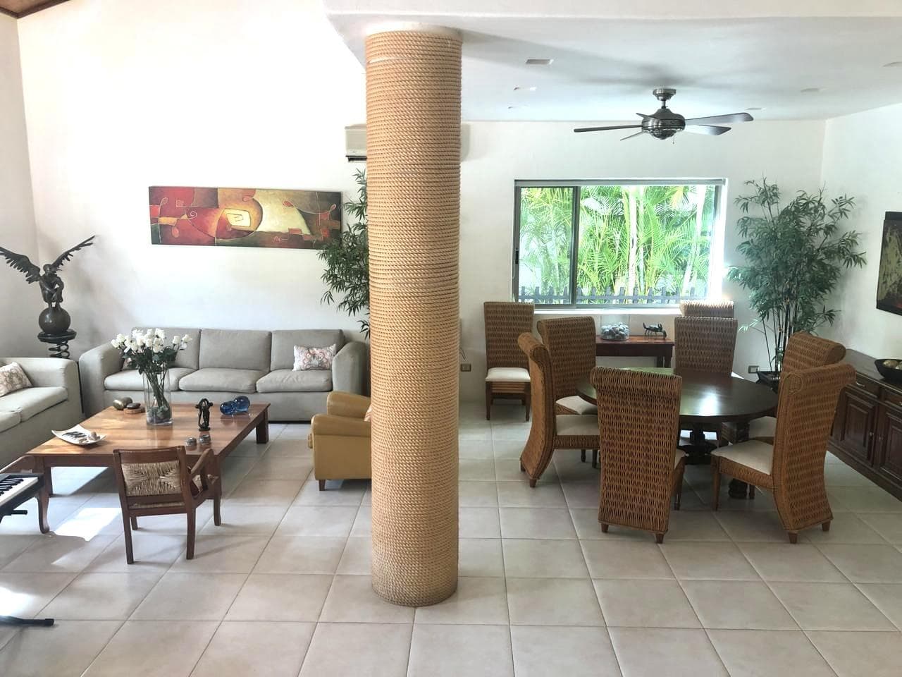 ISLA DORADA House, Hotel District