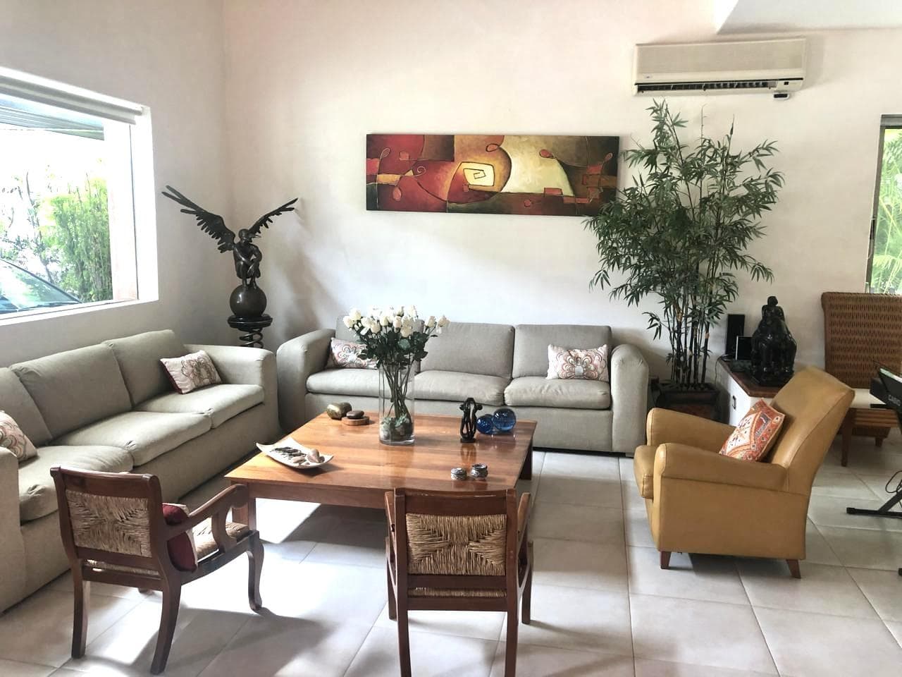 ISLA DORADA House, Hotel District