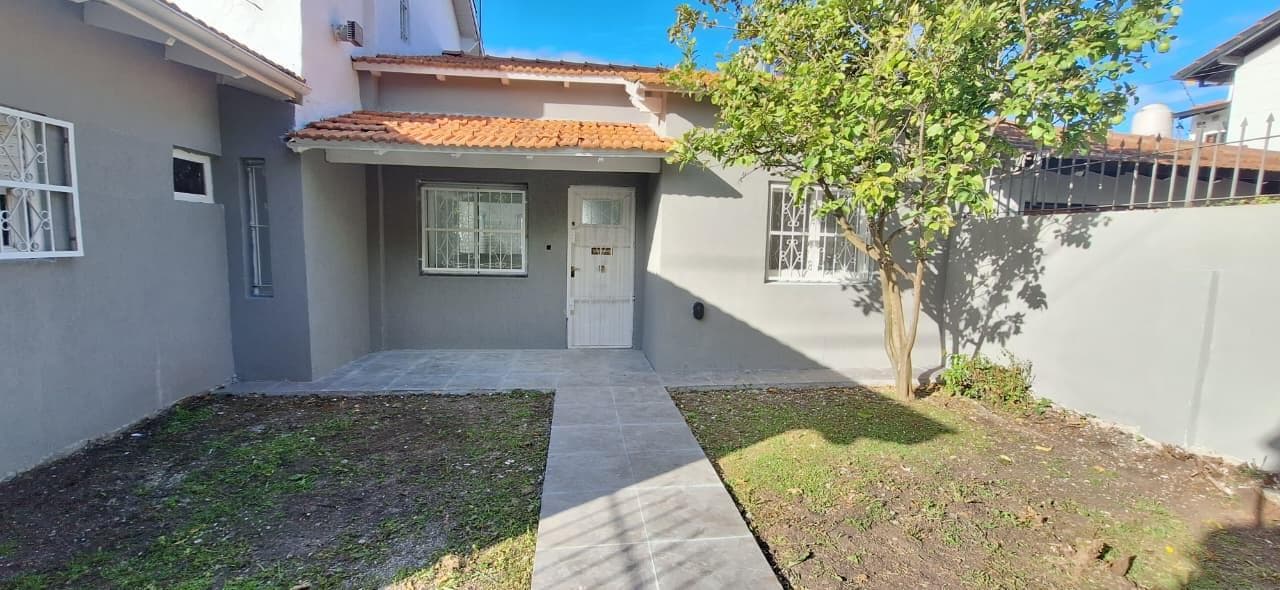 Casa 3 ambientes reciclada en parque luro