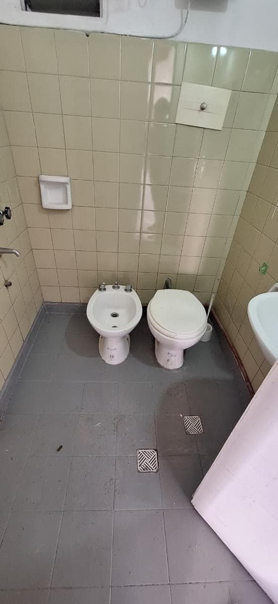 Casa 3 ambientes reciclada en parque luro