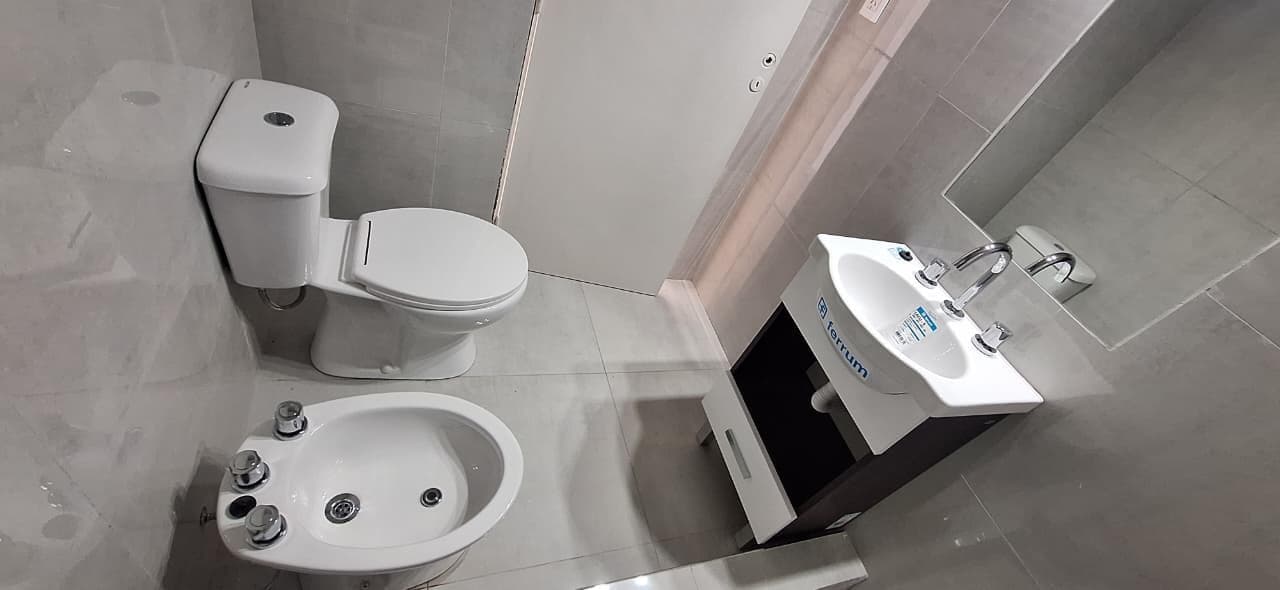 Casa 3 ambientes reciclada en parque luro