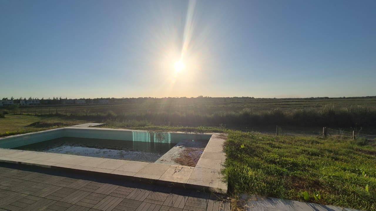 Designer Home in El Naudir