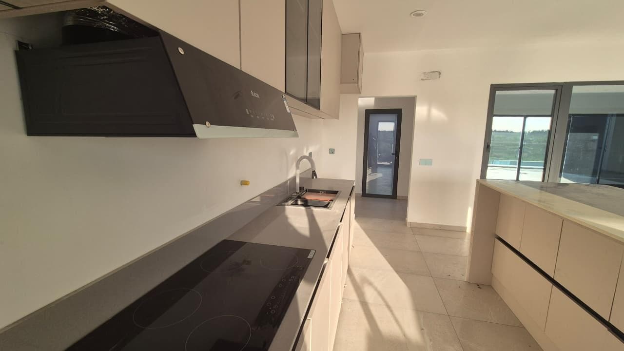 Designer Home in El Naudir