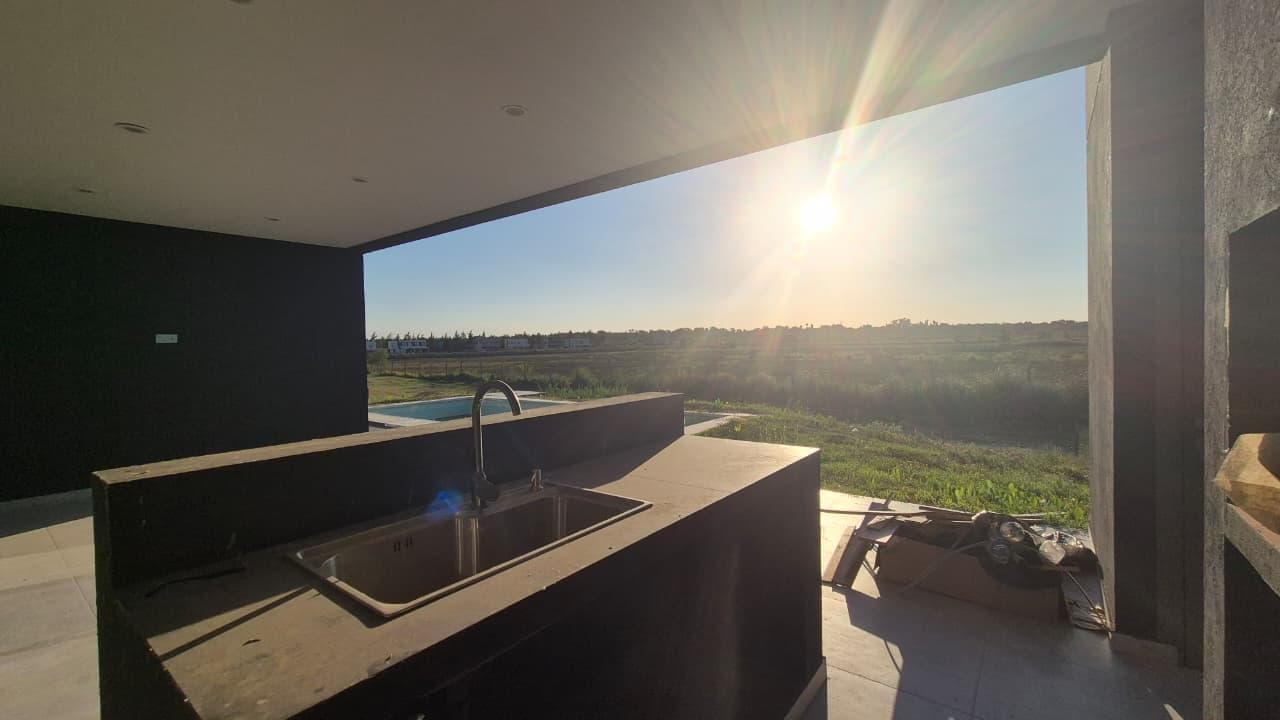 Designer Home in El Naudir