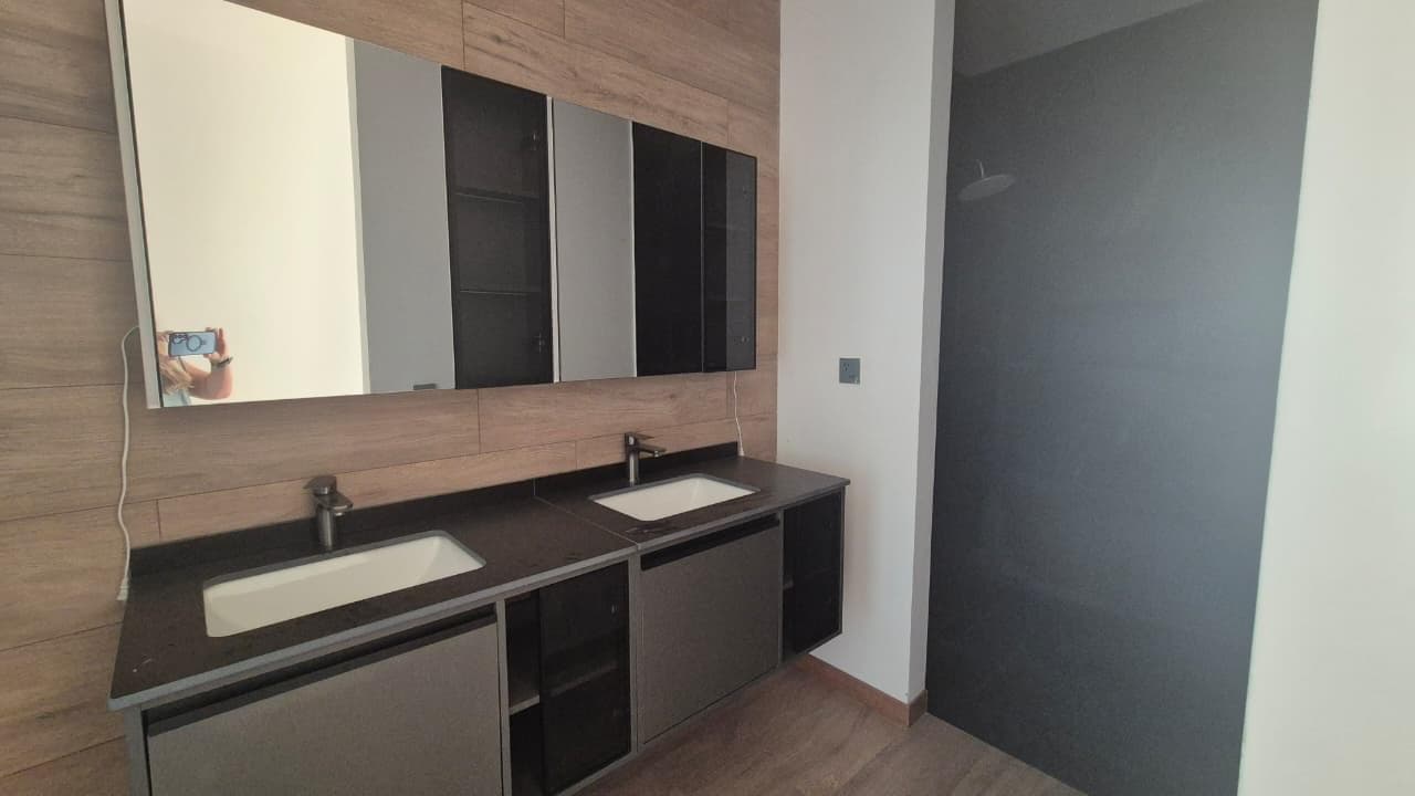 Designer Home in El Naudir