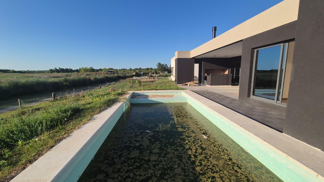 Designer Home in El Naudir