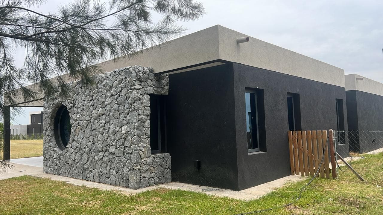 Designer Home in El Naudir