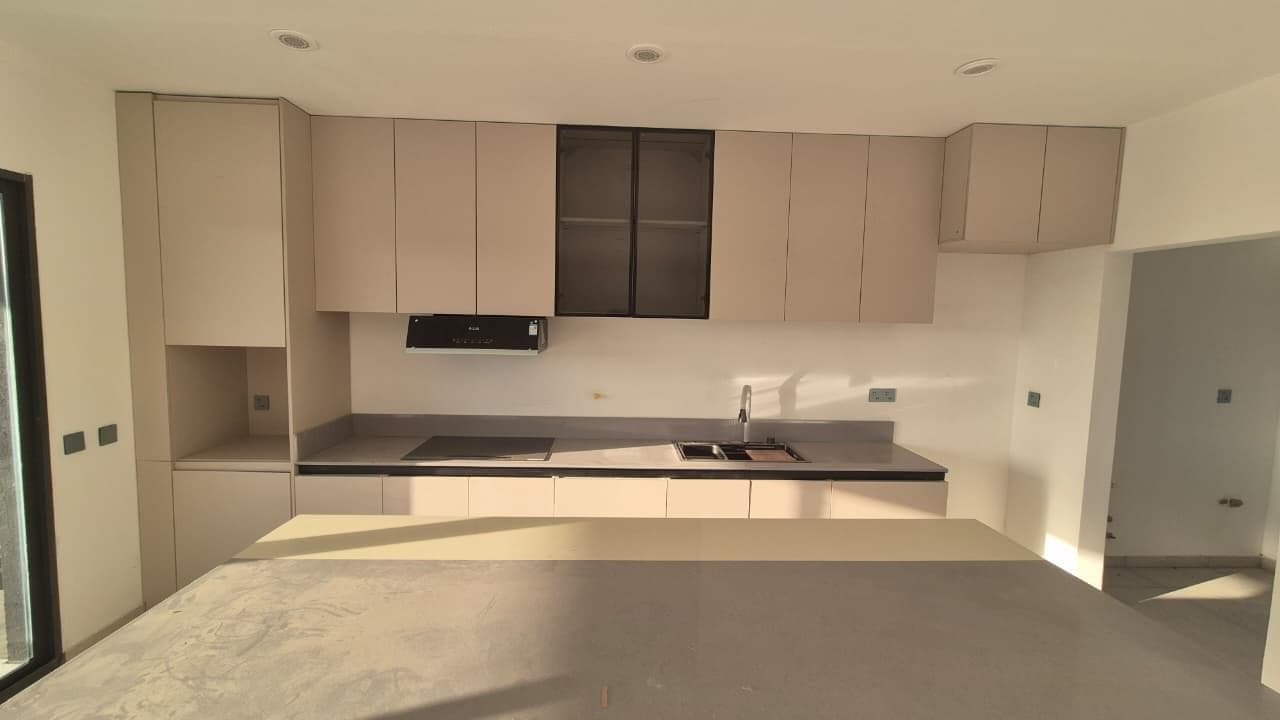 Designer Home in El Naudir