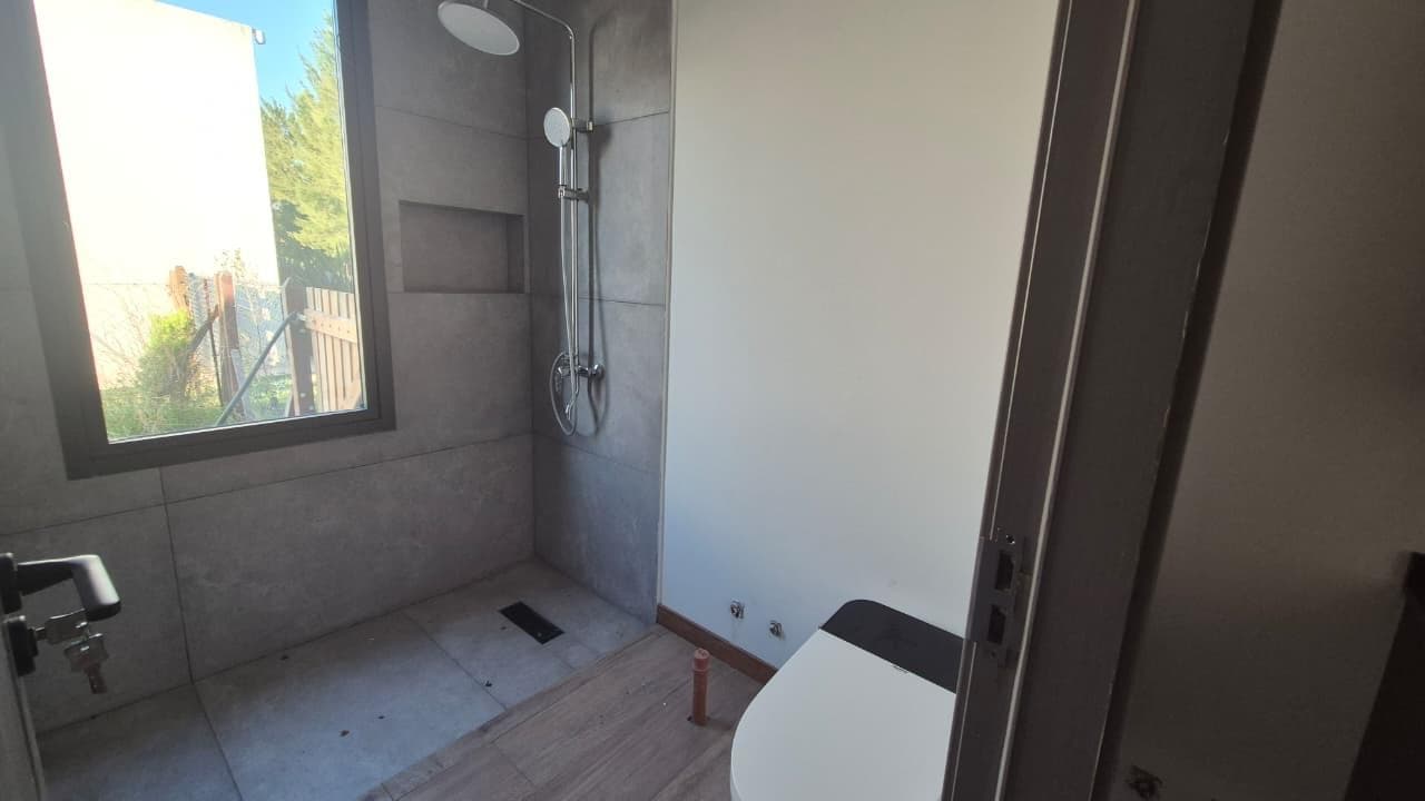 Designer Home in El Naudir