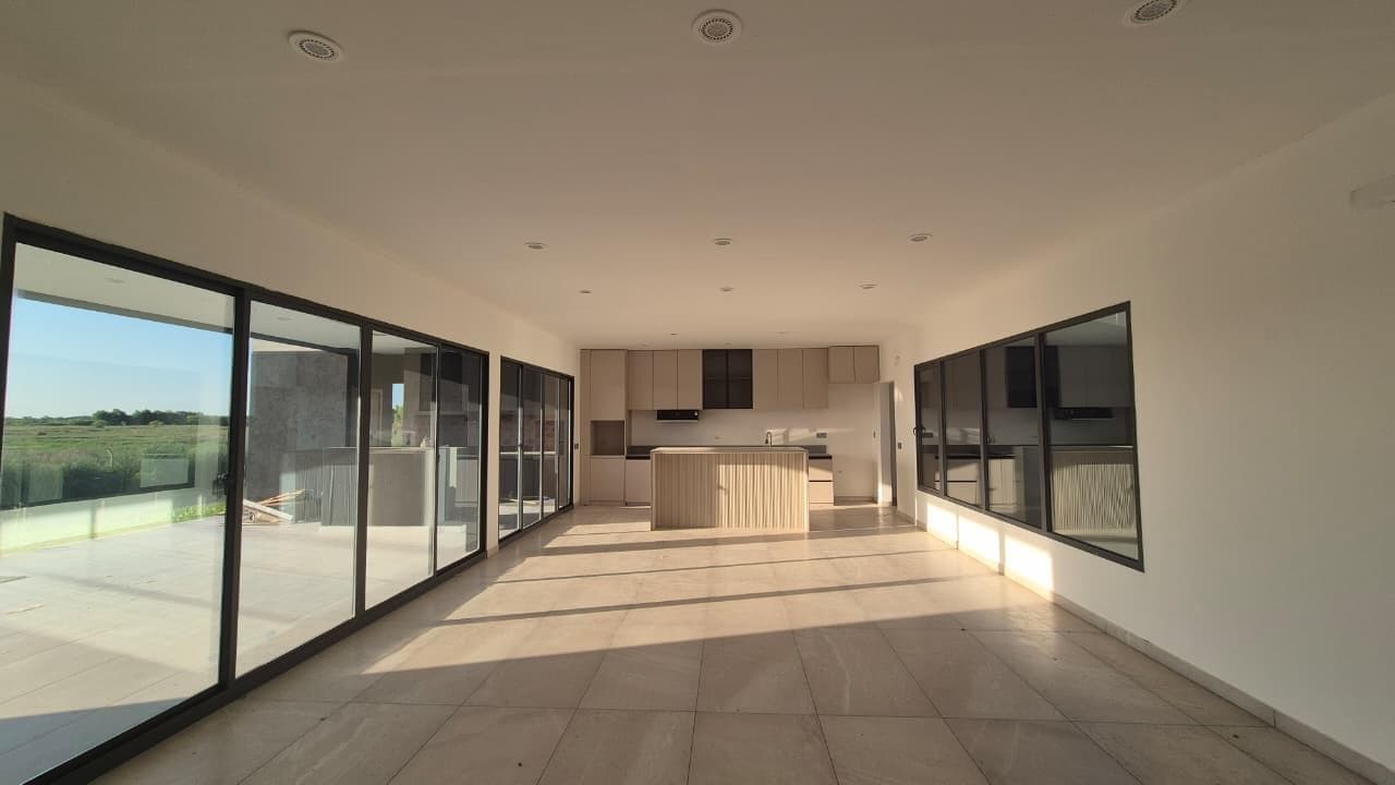 Designer Home in El Naudir