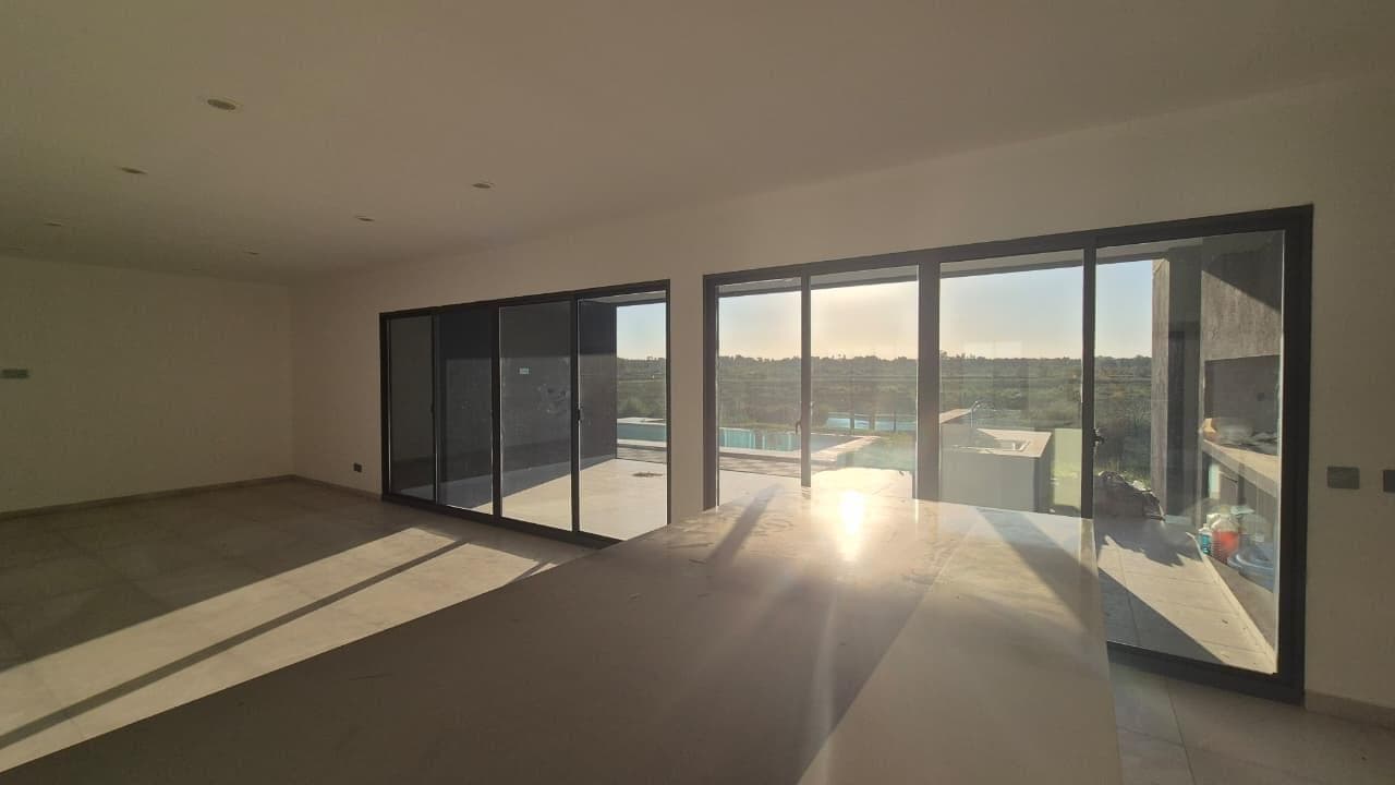 Designer Home in El Naudir