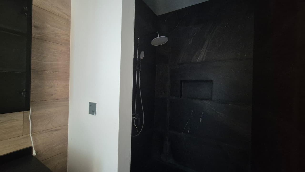 Designer Home in El Naudir