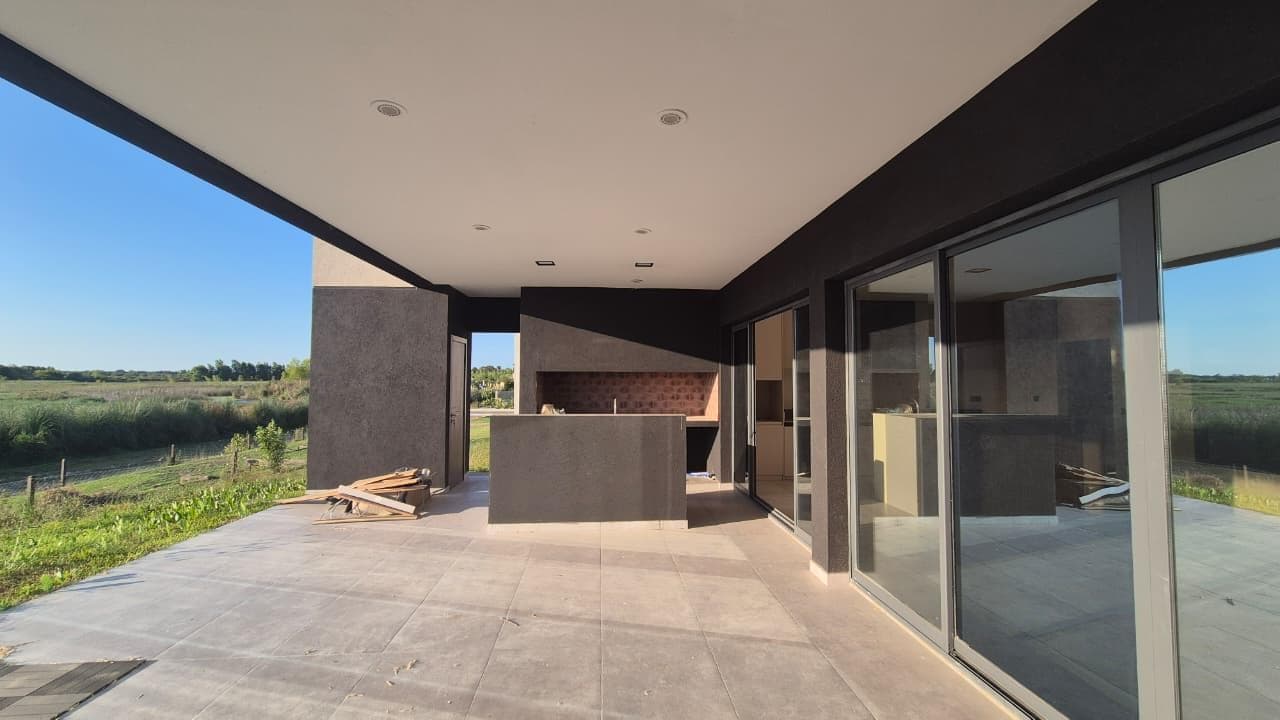 Designer Home in El Naudir