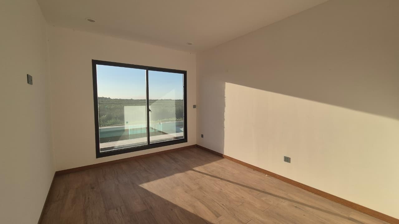 Designer Home in El Naudir