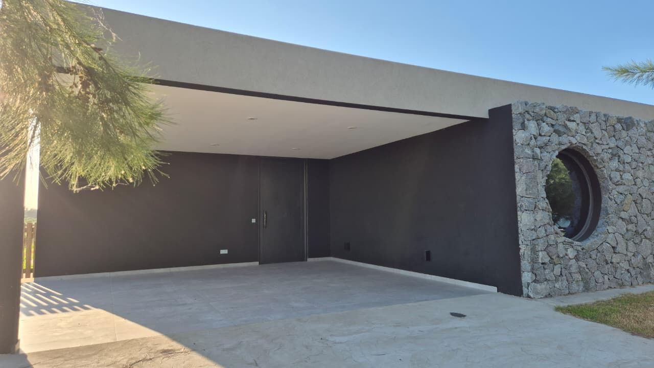 Designer Home in El Naudir