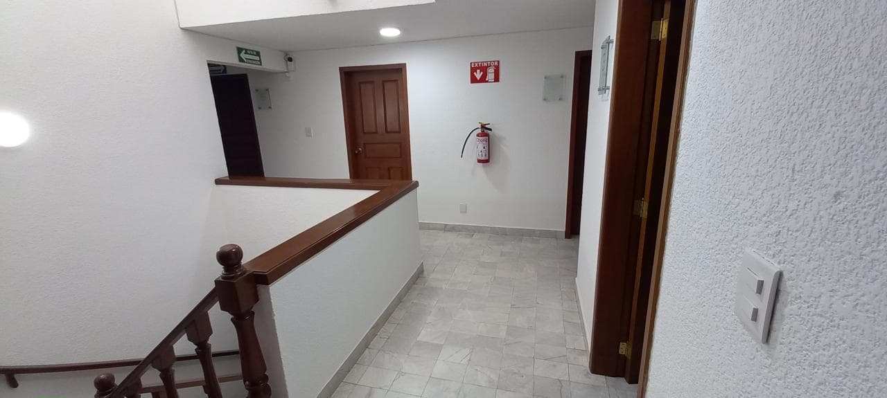 OFFICES OR CONSULTING ROOMS FOR RENT IN LOMAS POR SIERRA LEONA