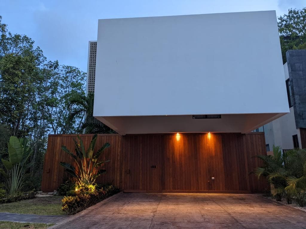 House for Sale, 5 Bedrooms, Pool, 3 Levels, Senderos Sur, Mayakobá, Playa del Carmen