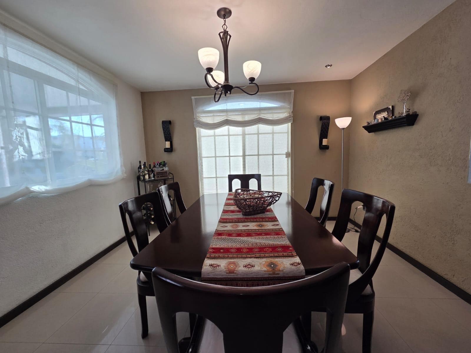 House in a Condominium Complex in Centro Sur