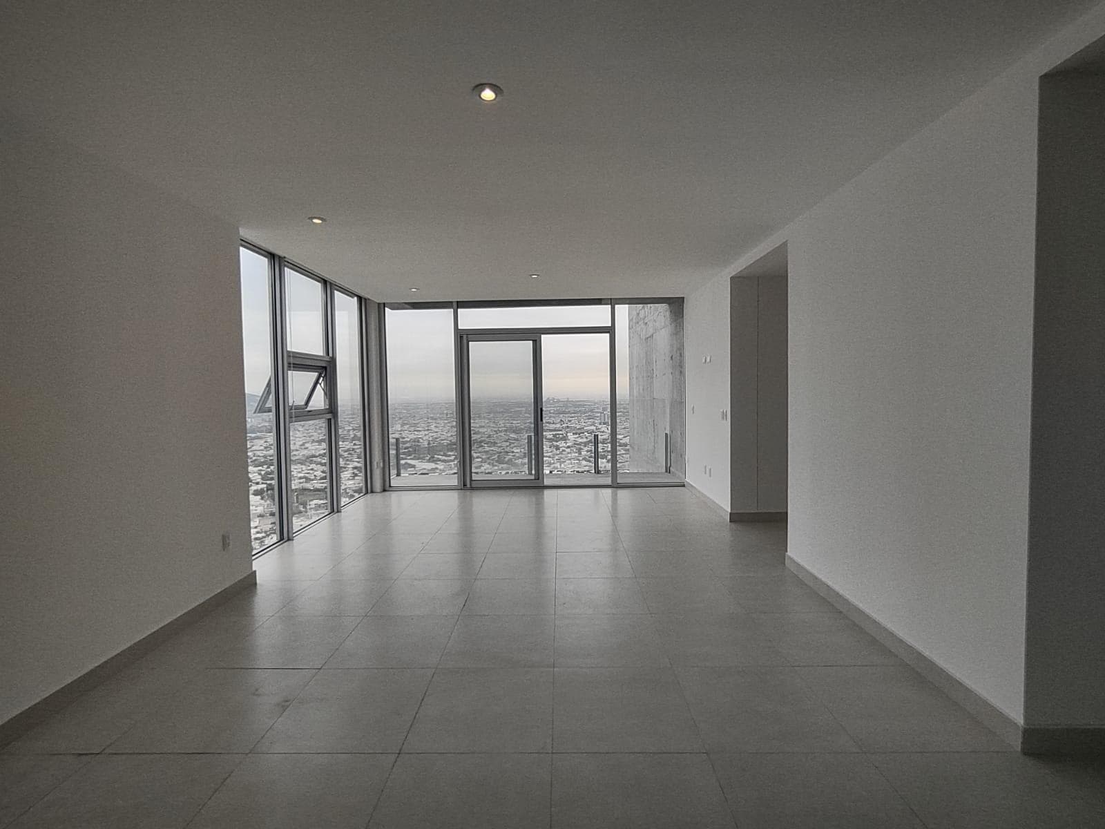 APARTMENT FOR RENT IN COLINAS DE SAN JERONIMO - THREE BEDROOMS