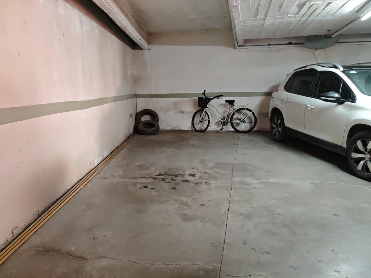 FOR SALE - Garage - Centro Neighborhood, Rosario.