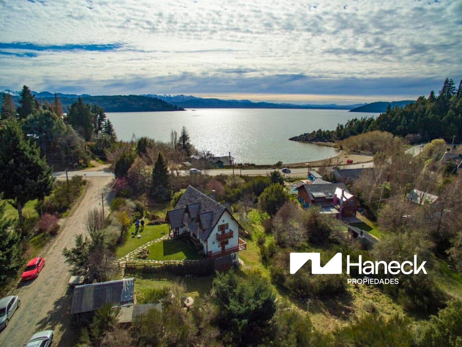FOR SALE: House with apartment, lake view, Bariloche