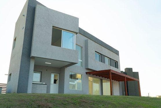 HOUSE FOR SALE: 4 ROOMS, SAN SEBASTIAN NEIGHBORHOOD, PILAR
