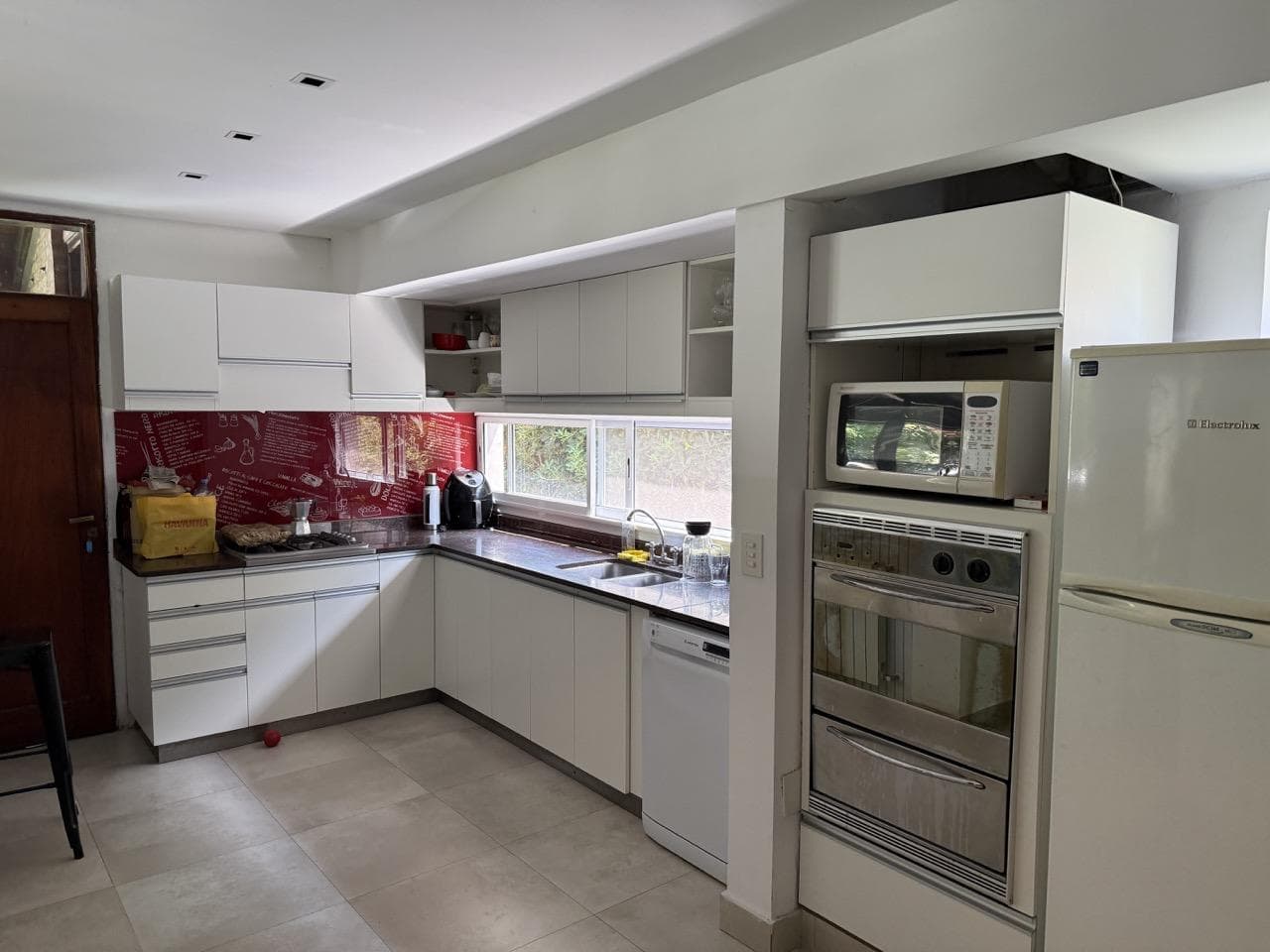 4-room house in the Los Horneros Condominium Complex