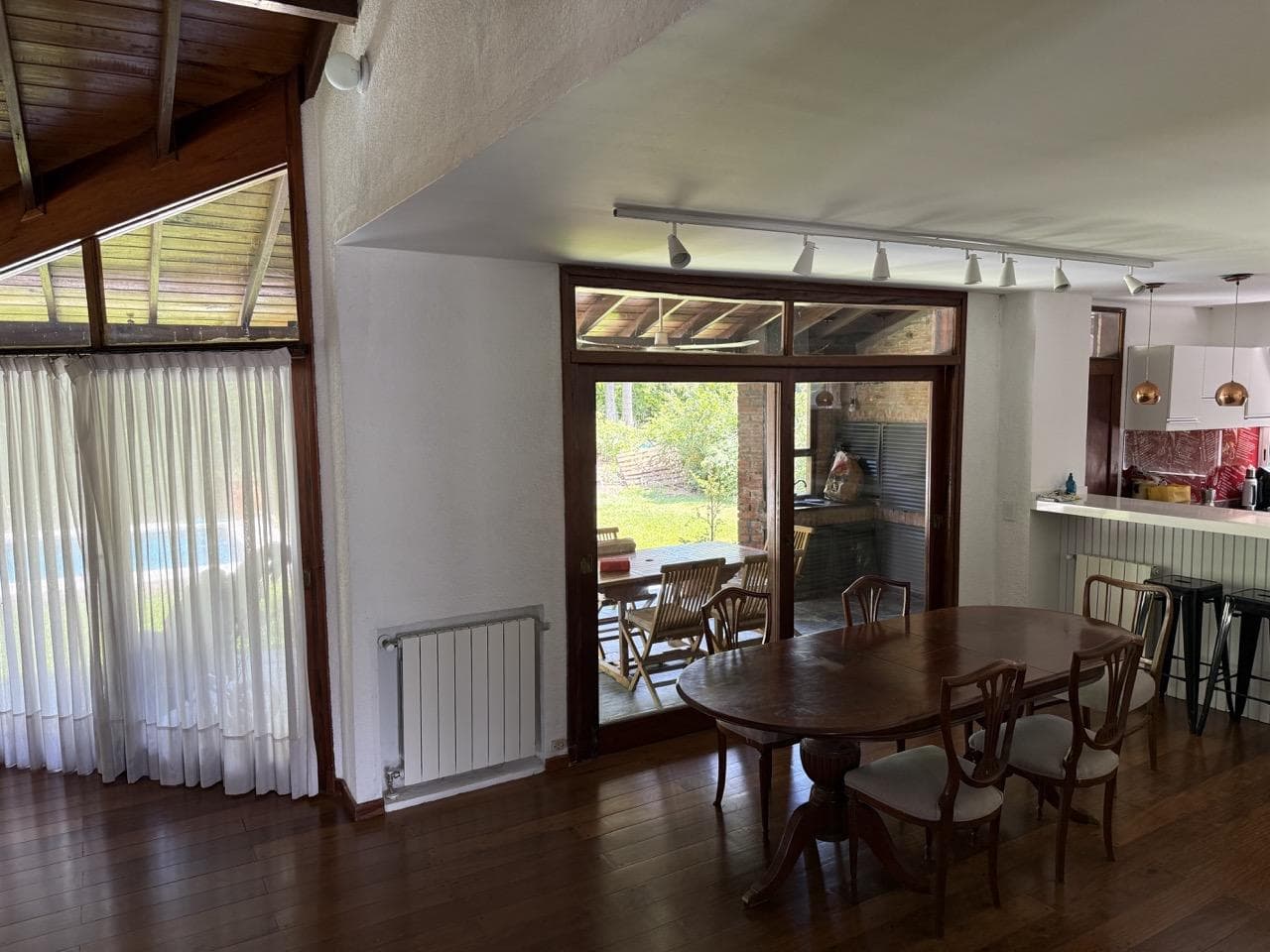 4-room house in the Los Horneros Condominium Complex